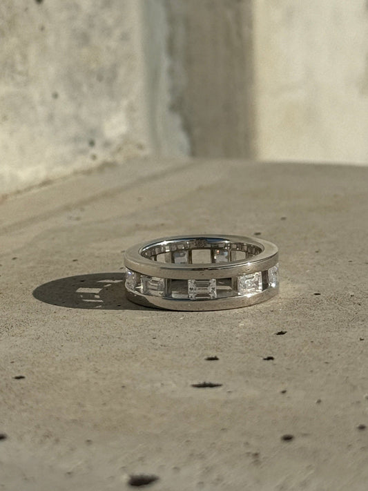 Legacy Ring in White